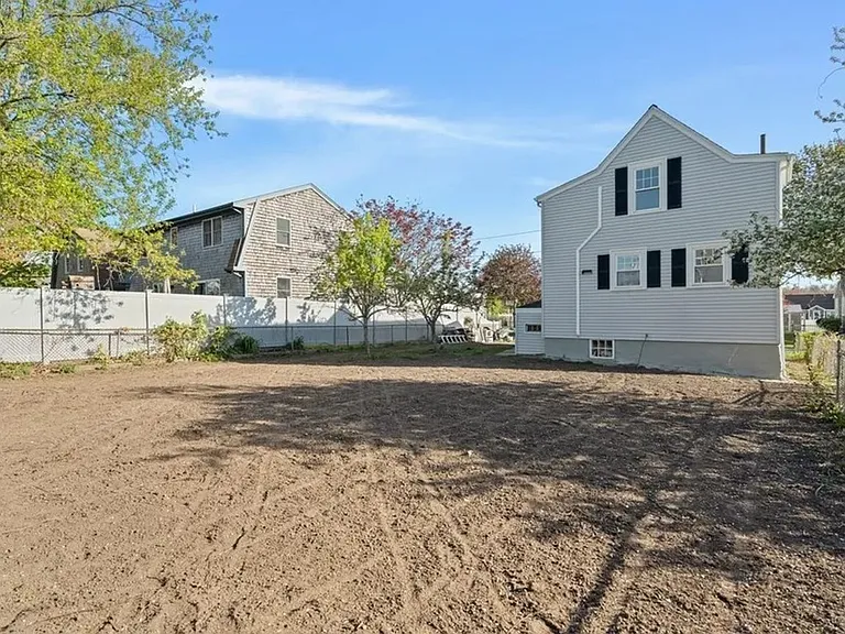 147 Rogers St — Photo 14