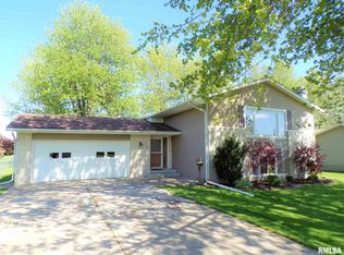 206 S Stockdale Ln, Abingdon, IL 61410