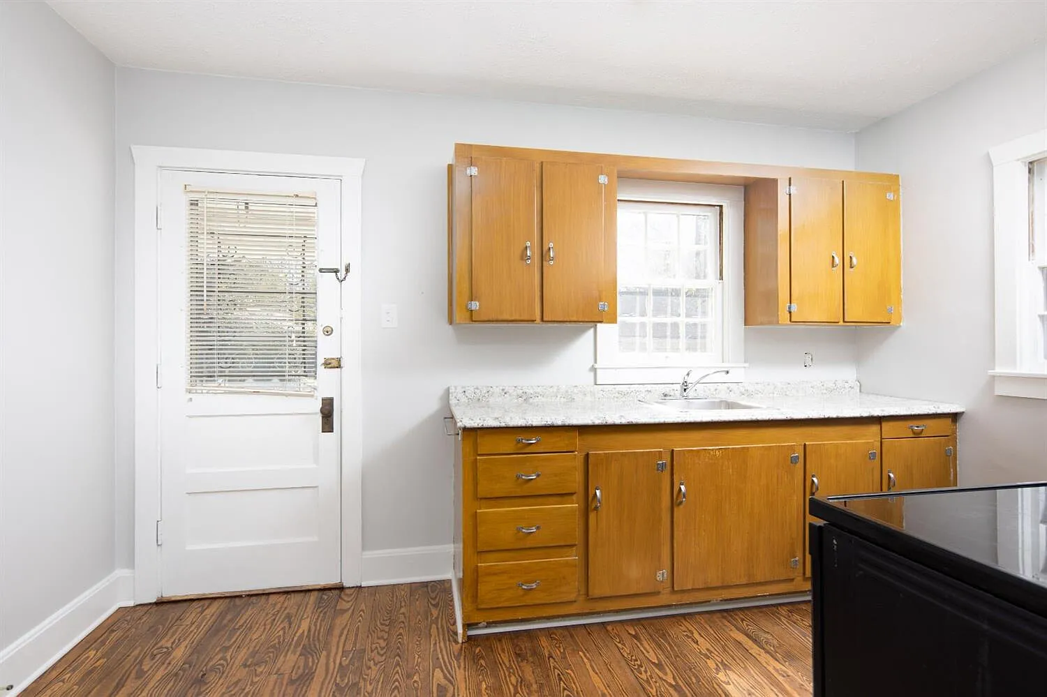 4 bed, 2.0 bath, 1698 sqft, $1,850 — Photo 4