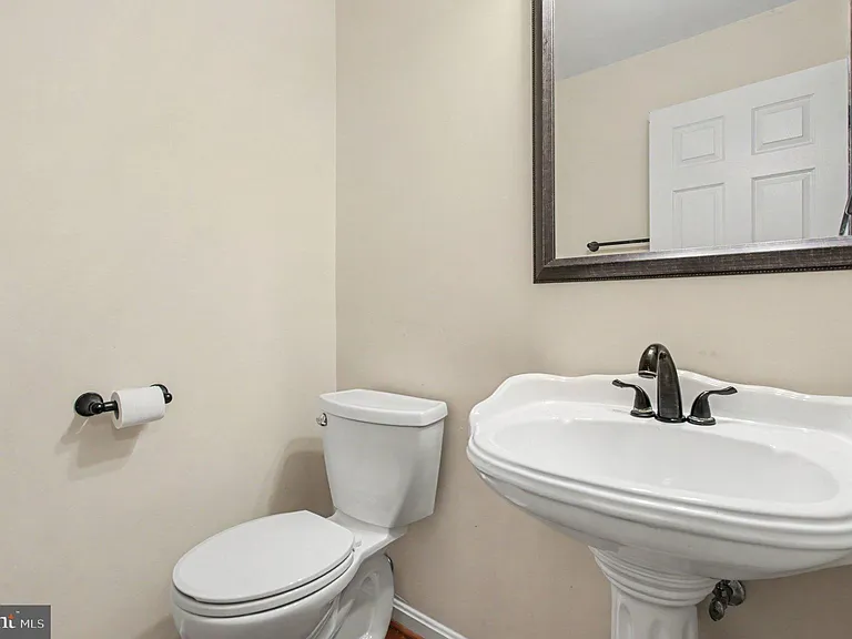 15812 Ibsen Pl — Photo 19