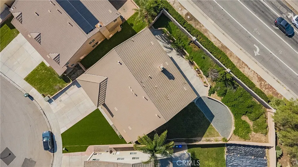 4 bed, 4693 sqft, $5,300 — Photo 3