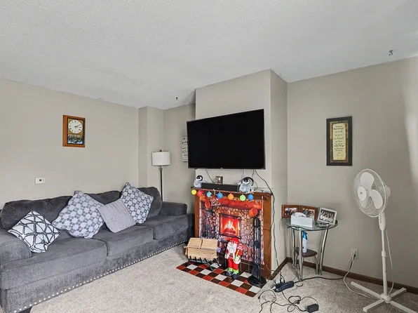733 NW Greenwood St #20, Ankeny, IA 50023