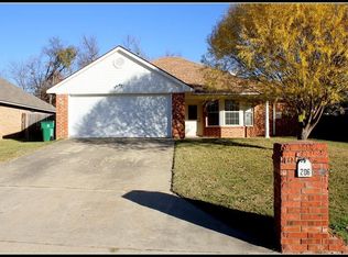 206 Linda St, Aubrey, TX 76227