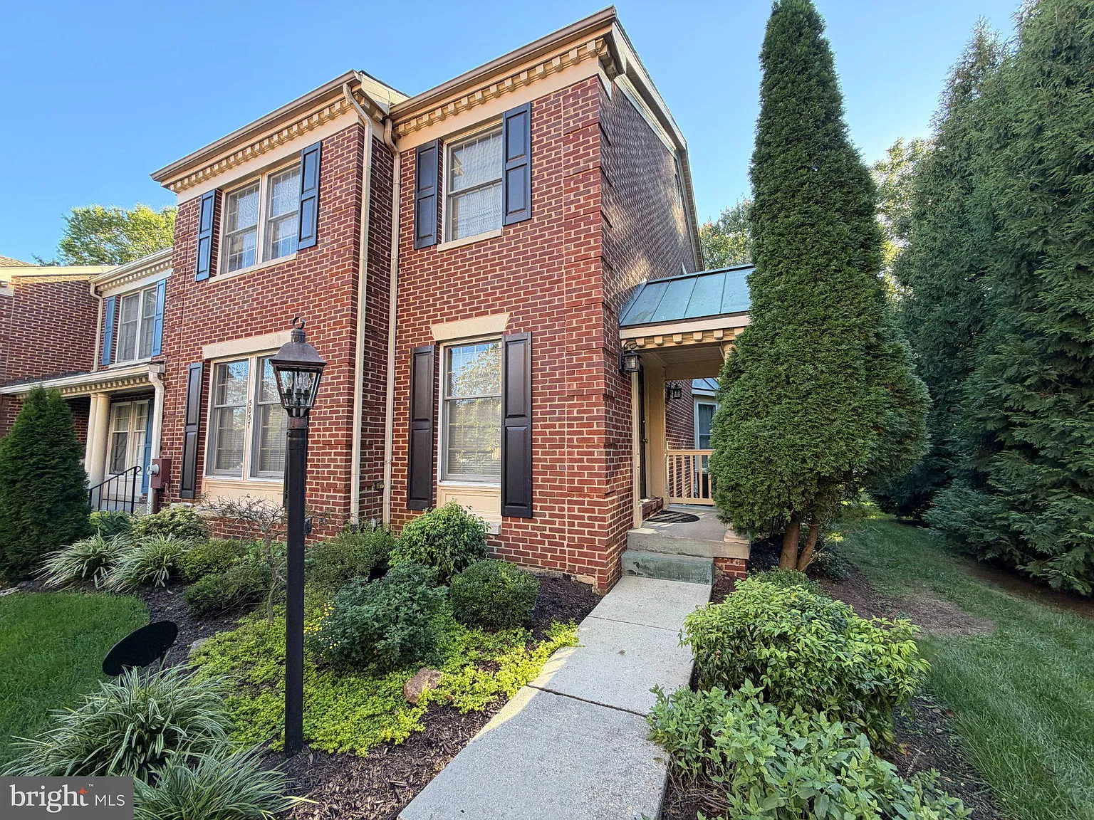 3 bed, 2.5 bath, 2012 sqft, $3,000 — Photo 1