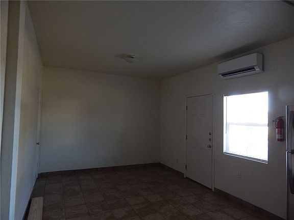 5th image of 110 Oakland Dr APT 3