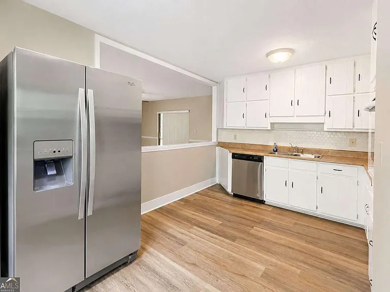 220 Winding Stream Trl — Photo 3