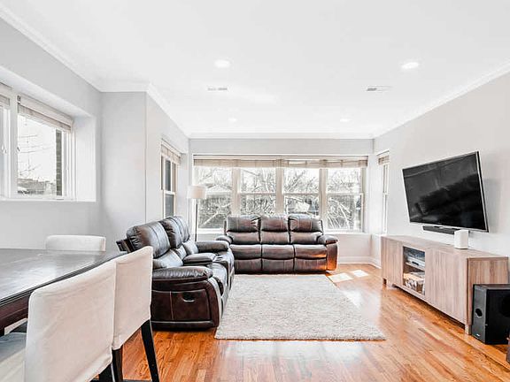 3rd image of 6612 N Ashland Ave APT 2