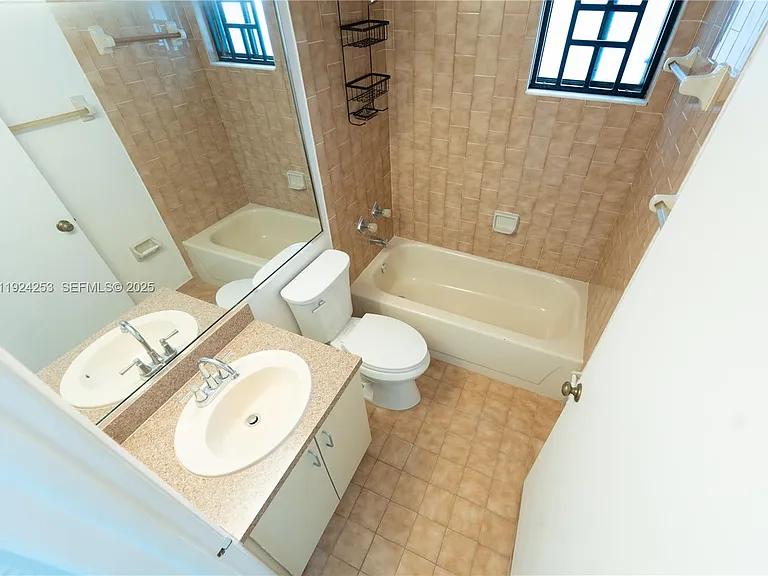 5300 W 21st Ct #311 — Photo 10