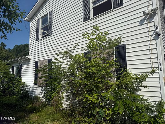 2nd image of 1506 King Springs Rd