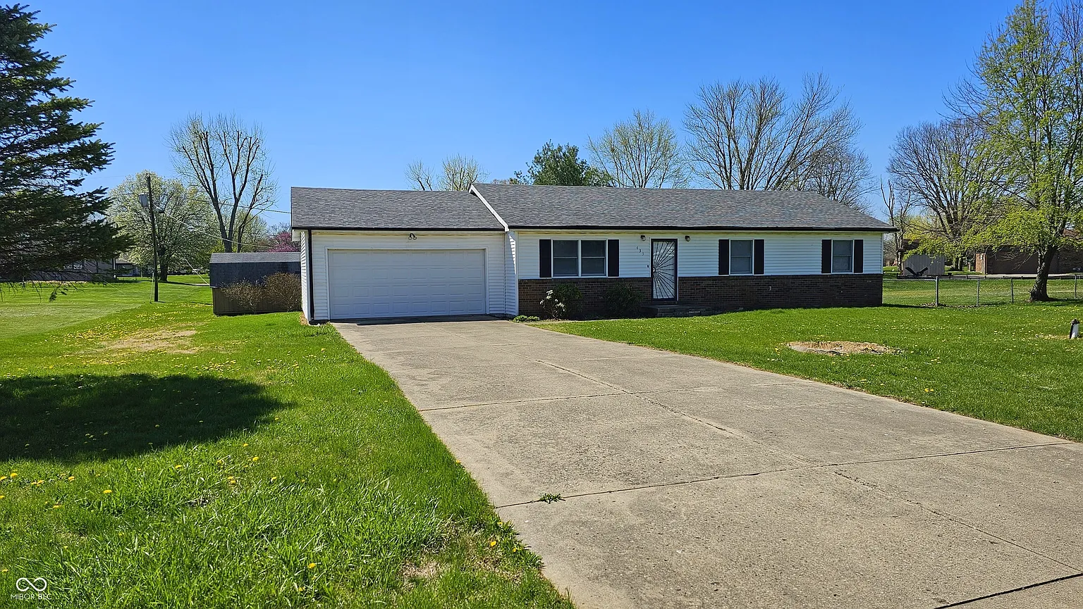 433 Cedar Glen Dr photo 1