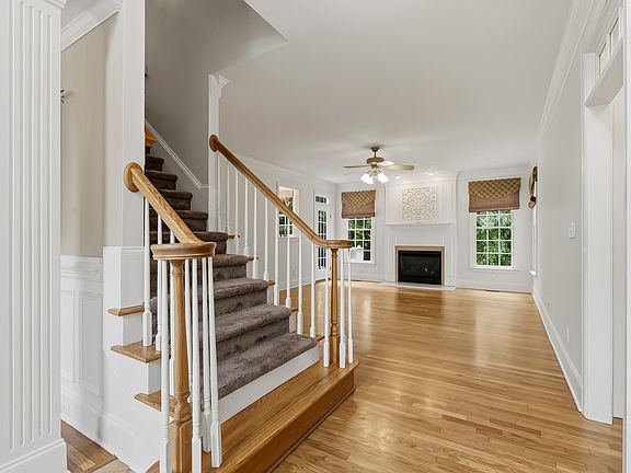 3rd image of 105 Tavernelle Pl
