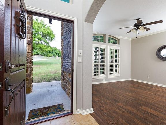 4th image of 110 Running Creek Ct