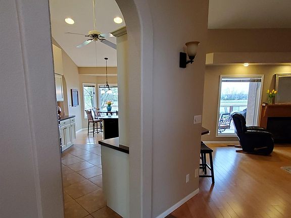 4th image of 1110 Bradford Ct