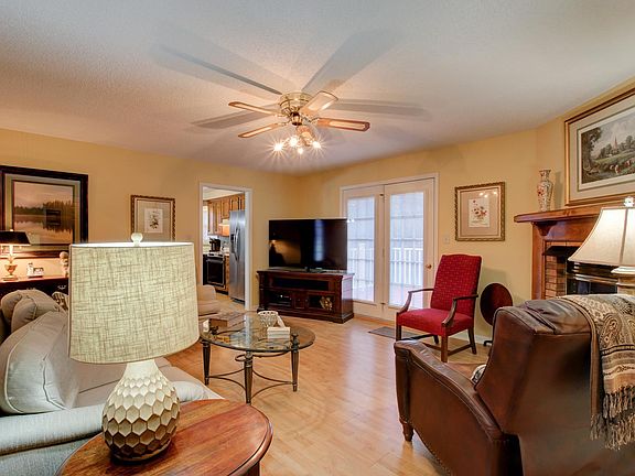 5th image of 1309 Willow Bend Dr