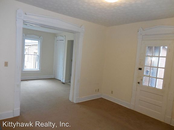 4th image of 1622 E 5th St APT B