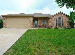 221 Wellington Trl, Weatherford, TX 76085