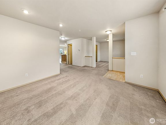 3rd image of 200 Ferndale Court NE