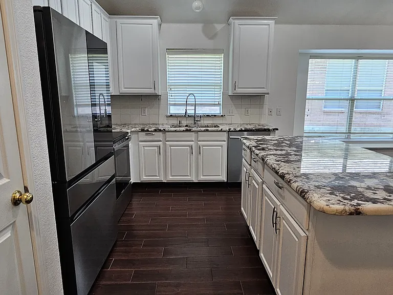 1503 Heather Brook Dr — Photo 5