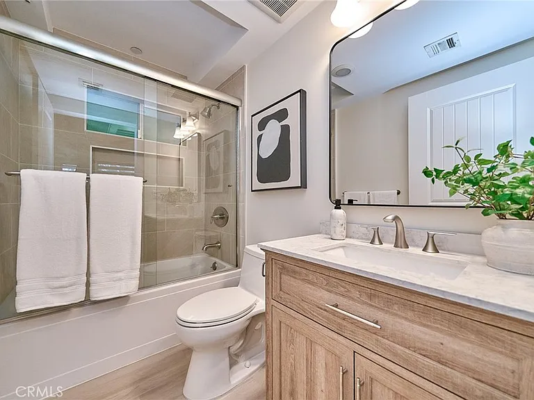 5525 W Olympic Blvd #202 — Photo 20