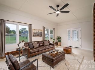 1081 Redleaf Trl, Lincolnton, NC 28092