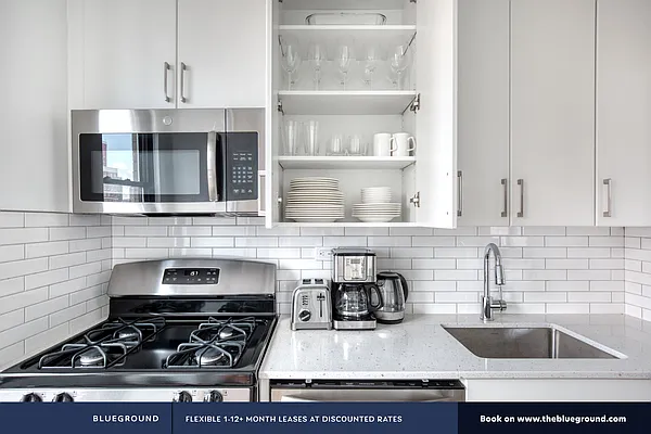 Rented by The Blueground | media 10