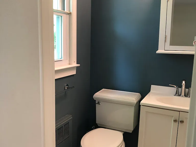 85 Phelps Ave — Photo 10
