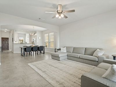 8240 Robin Gate, Selma, TX, 78154