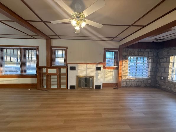 1208 Main St