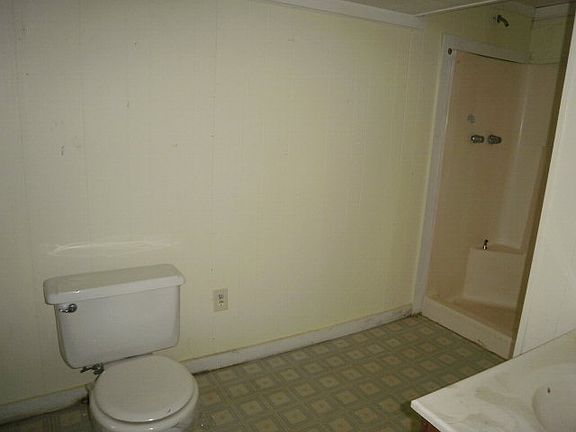 2nd image of 62 Twin Maple Ln
