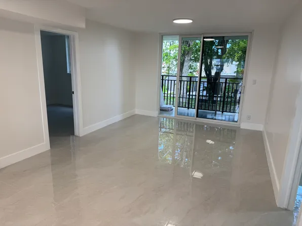 14155 SW 87th St #E202, Miami, FL 33183