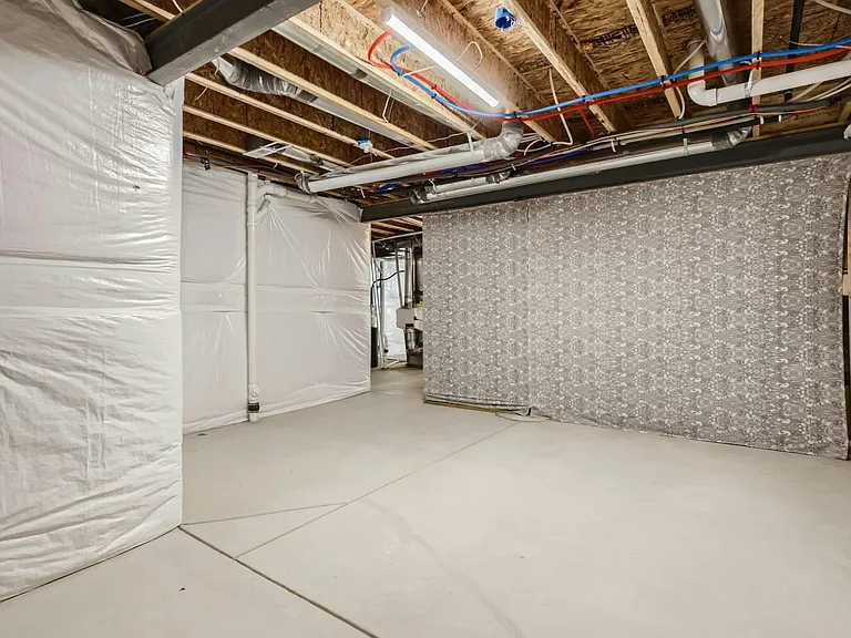 14832 Munich Ave — Photo 32