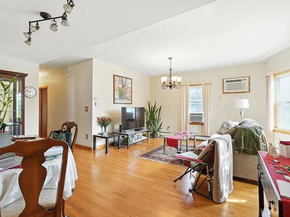 961 Avenue C image 7 of 21