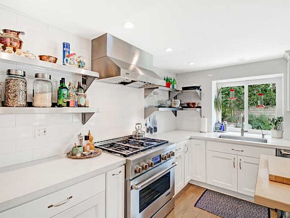 2nd image of 408 Southridge Dr