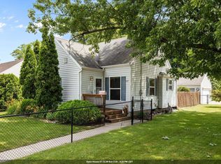 882 Higgins Ave, Neenah, WI 54956