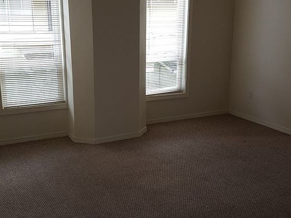 3rd image of 708 Yakima Ave APT 3