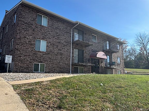 2nd image of 2727 S Sterling Ave APT G