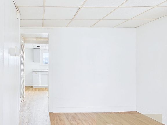4th image of 1055 N Duke St APT 3