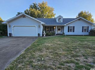 3517 Victoria Ave, Mount Vernon, IL 62864