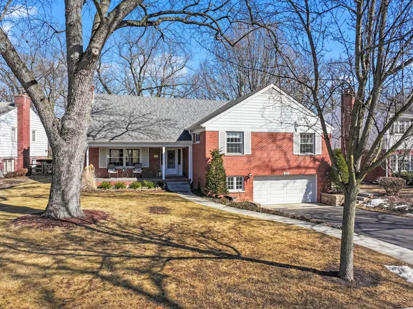 1251 Pine St, Glenview, IL 60025