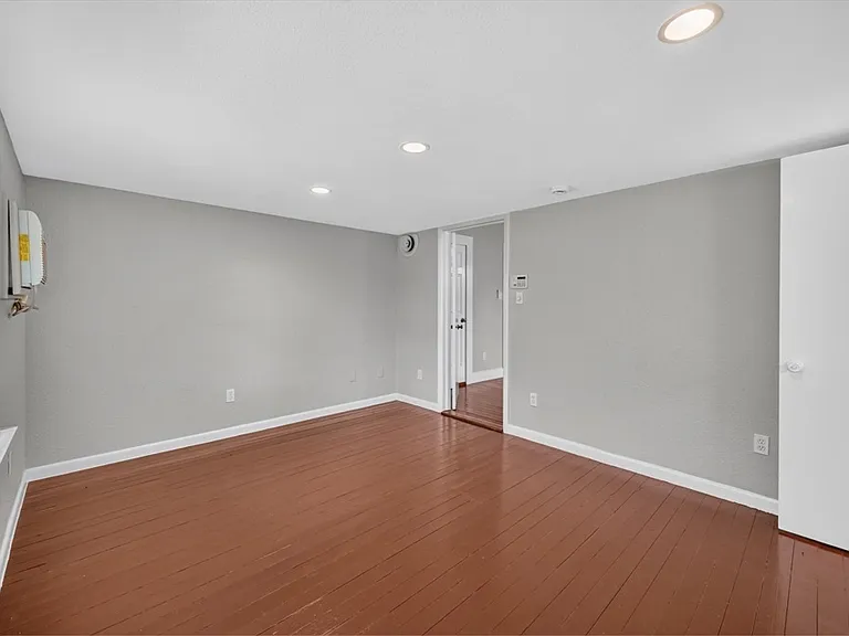 718 Haines Ave — Photo 23