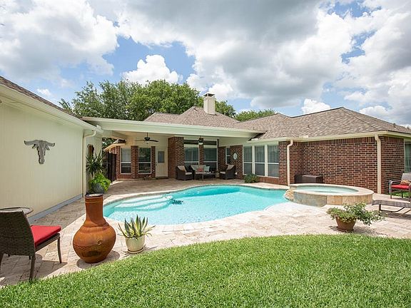 2nd image of 6811 Chessley Chase Dr