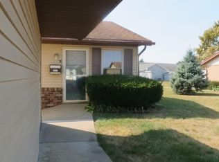 1001 Berkley Cir, Mishawaka, IN