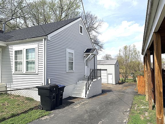 3rd image of 216 Laffoon Dr