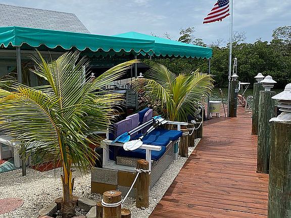 Long dock for large boat