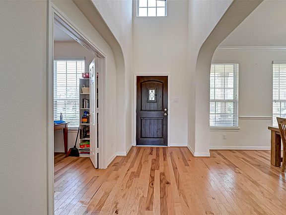 4th image of 20714 Slate Ct