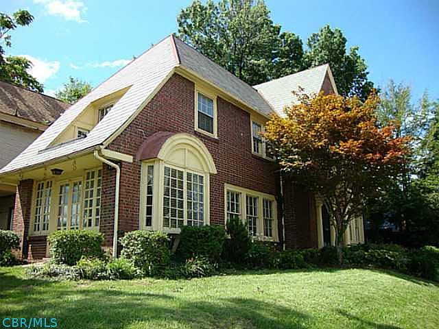 1st image of 93 Parkwood Ave