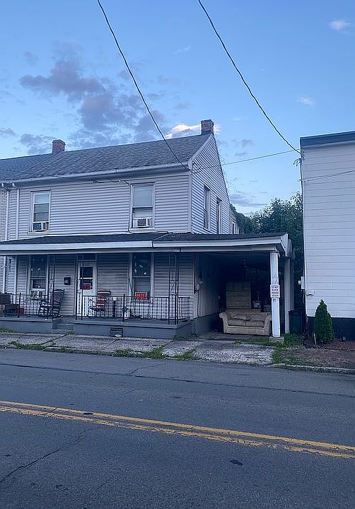 1st image of 104 W Hancock St