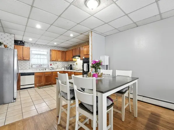 163 Lincoln Street image 8 of 27