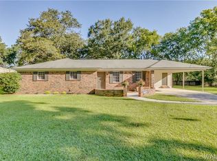 2104 Birdway Dr, Northport, AL 35476