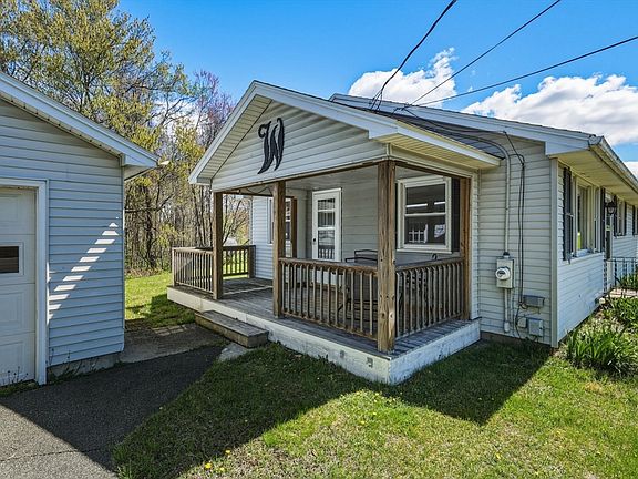3rd image of 282 Bay Rd